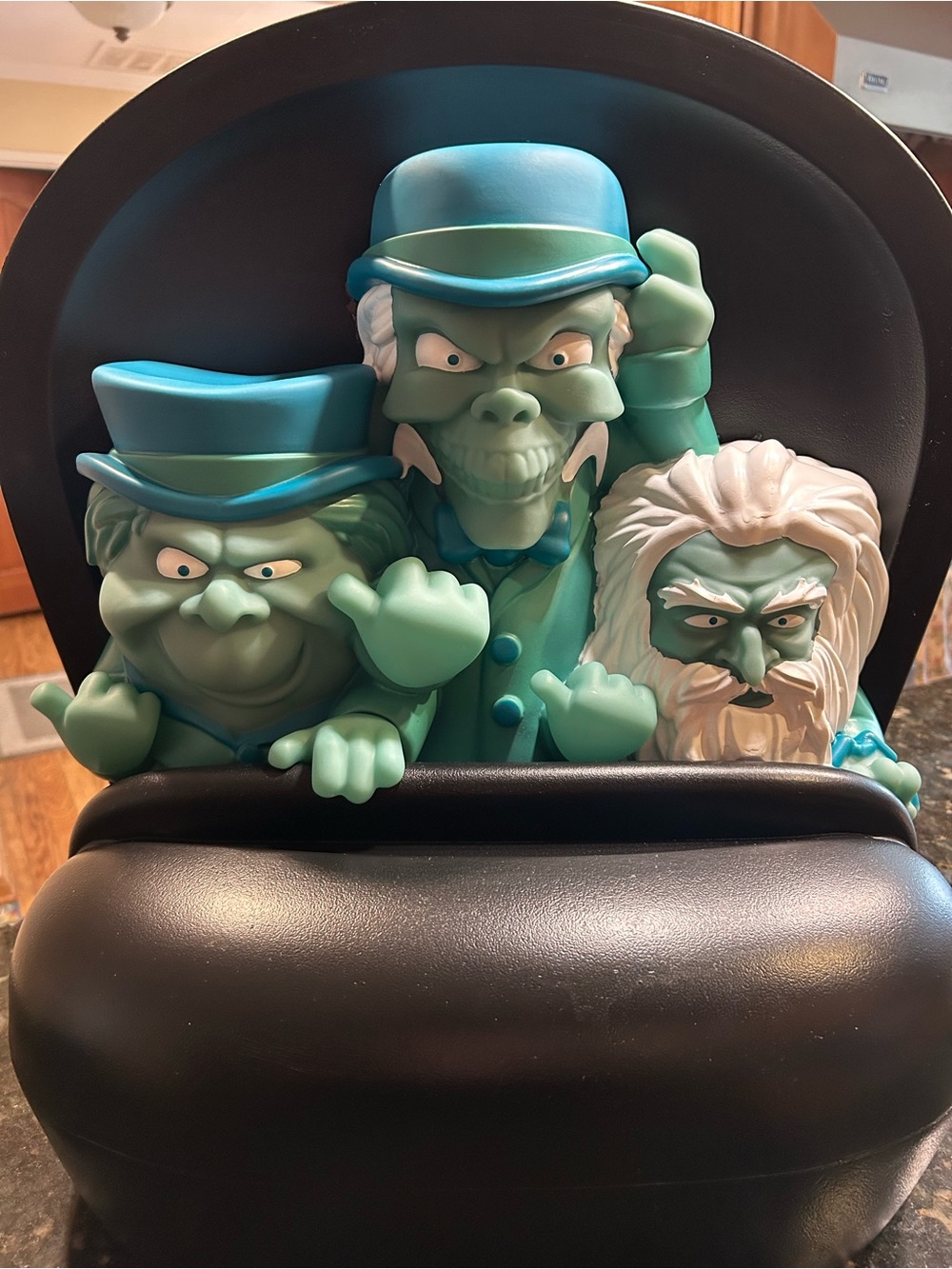 Last One!! XL 191/2 Disneyland Light Up Hitch Hiking Mansion Ghosts Doom Buggy - Picture 6 of 7